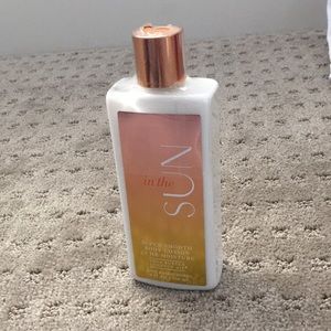 🆕Bath & Body Works - “In The Sun” lotion